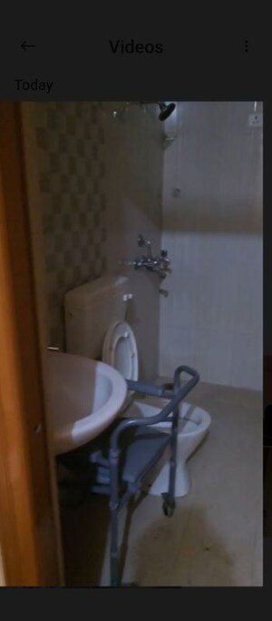 Bathroom in 3 BHK Villa at Ravindra Garden, Aliganj – for Rent