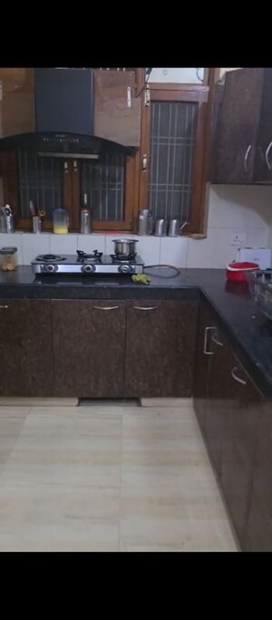 Kitchen in 3 BHK Villa at Ravindra Garden, Aliganj – for Rent