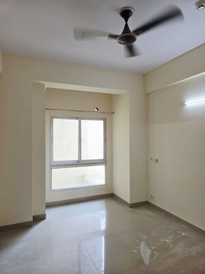 Room in 3 BHK Apartment at Mahagun Moderne, Sector 78 – for Sale