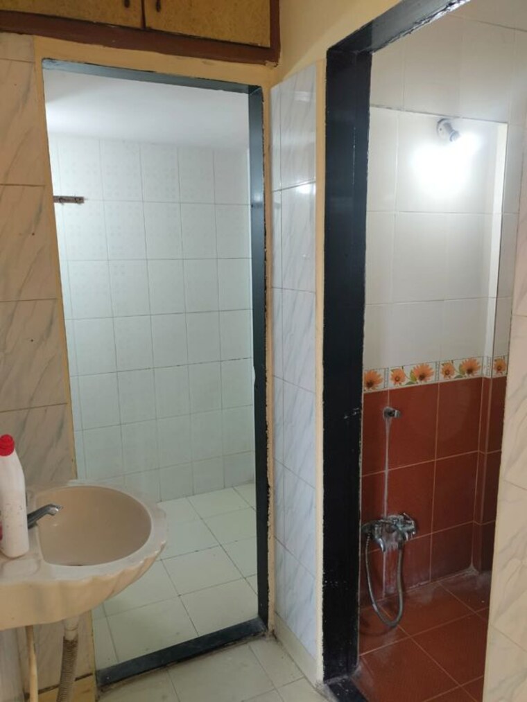 Bathroom, vijay-nagari-annex 1 Bedroom 650 Sq.Ft. Apartment In Waghbil Thane 10658303