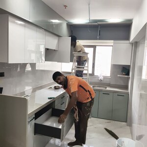 Team Area in 3 BHK Apartment at Kalikund Heights, Tardeo – for Rent