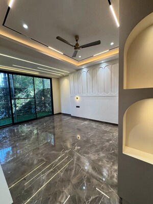 Kitchen in 3 BHK Builder Floor at Sector 102 – for Sale