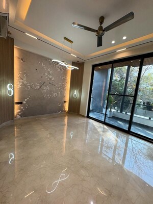 Room in 3 BHK Builder Floor at Sector 102 – for Sale