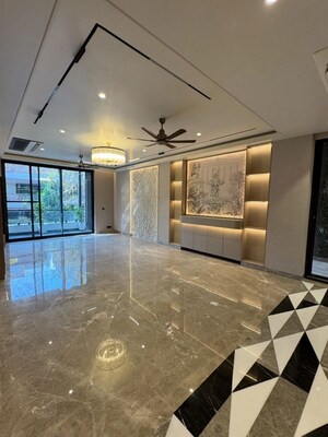 Living Room in 3 BHK Builder Floor at Sector 102 – for Sale