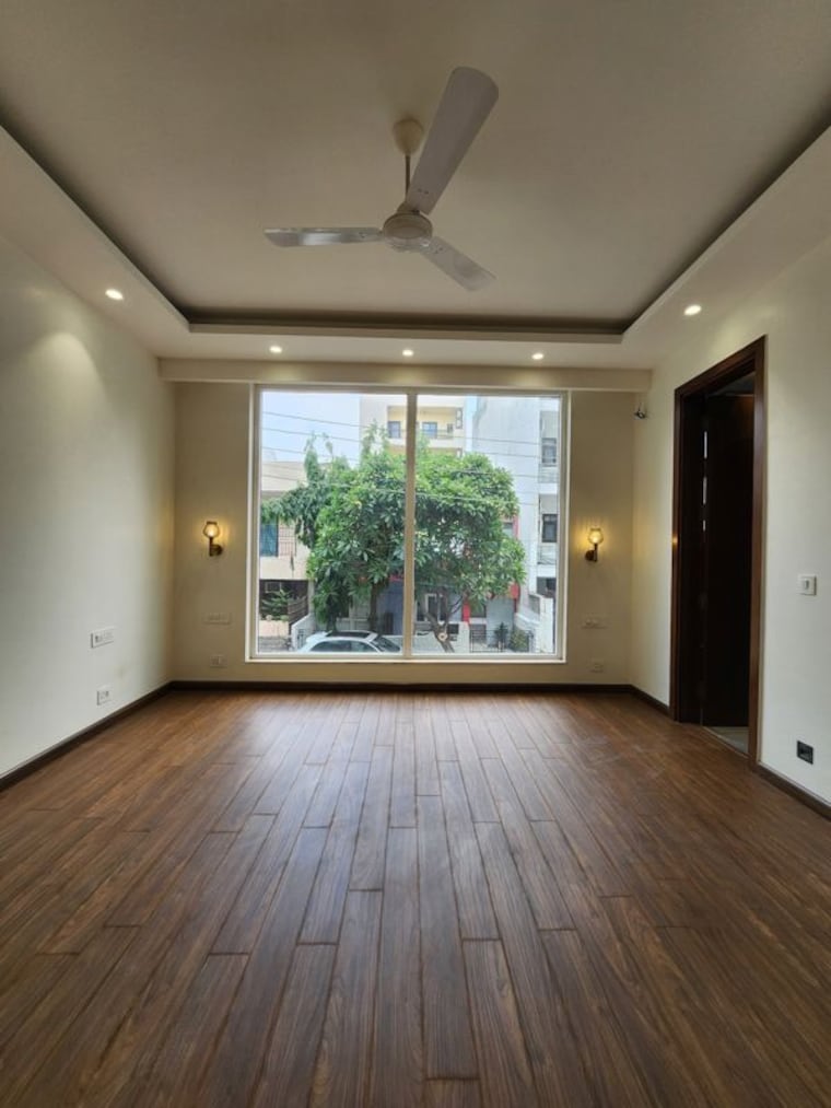 Room, sector 102 3 Bedroom 1500 Sq.Ft. Builder Floor In Sector 102 Gurgaon 10658271