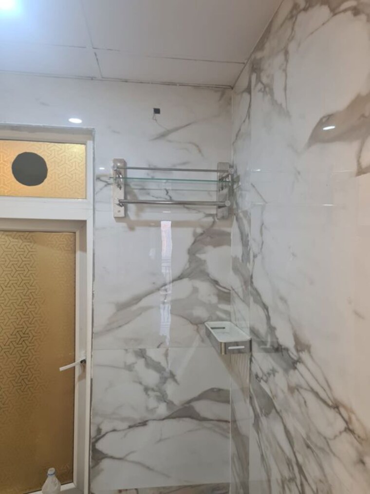 Bathroom, mahagun-moderne 3 Bedroom 1900 Sq.Ft. Apartment In Sector 78 Noida 10658333
