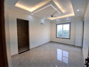 Room in 3 BHK Apartment at Conscient Habitat 102, Sector 102 – for Sale