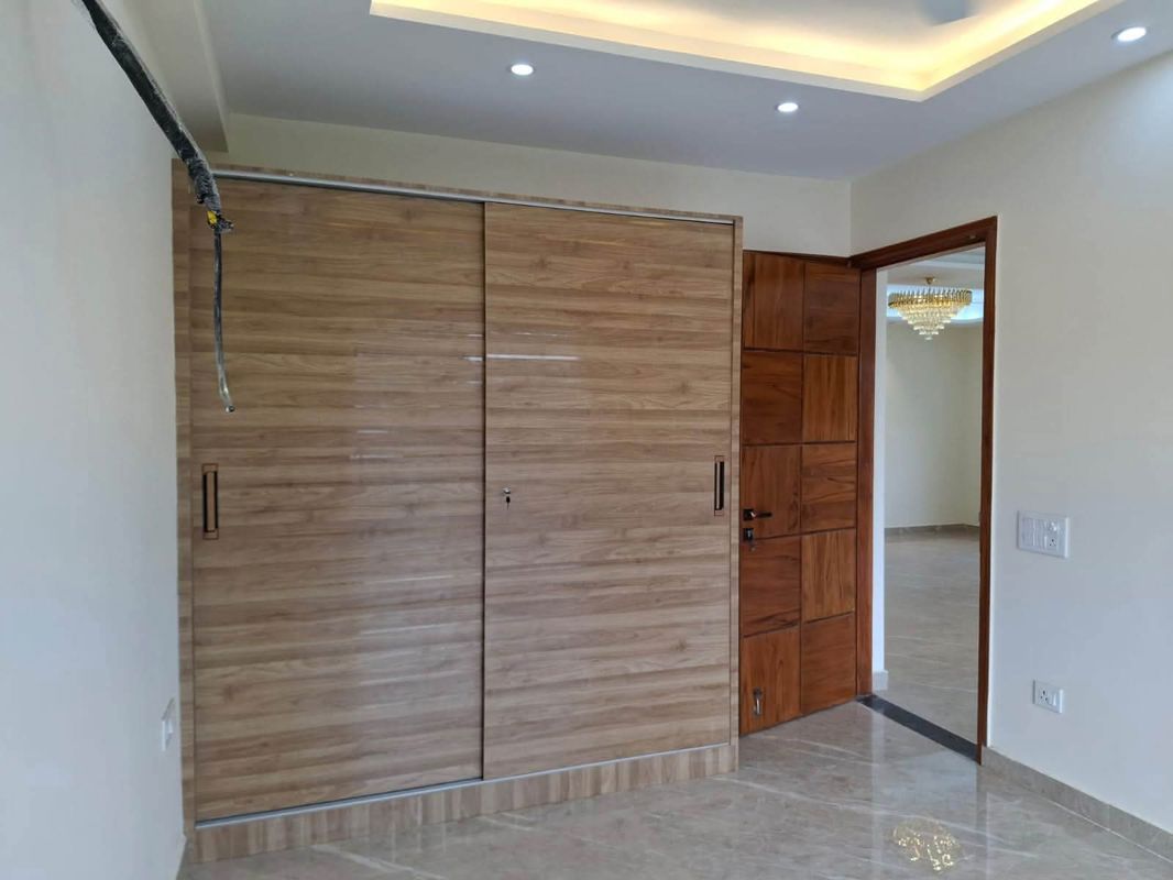 Room in 3 BHK Apartment at Conscient Habitat 102, Sector 102 – for Sale