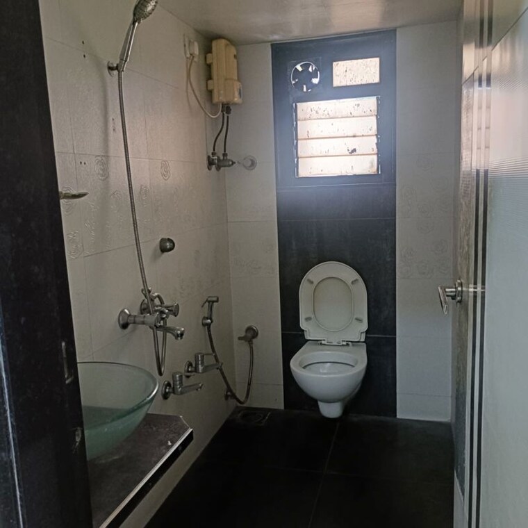Bathroom, gurukul-apartment-dahisar-west 2 Bedroom 600 Sq.Ft. Apartment In Dahisar West Mumbai 10658393