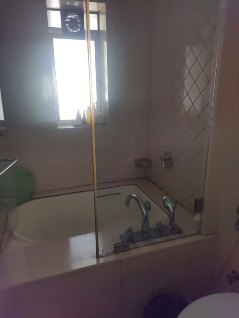 Bathroom, siddhivinayak-horizon 4 Bedroom 2800 Sq.Ft. Apartment In Prabhadevi Mumbai 10658402