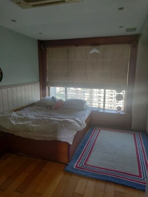 Bedroom in 4 BHK Apartment at Siddhivinayak Horizon, Prabhadevi – for Rent