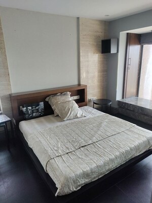 Bedroom in 4 BHK Apartment at Siddhivinayak Horizon, Prabhadevi – for Rent