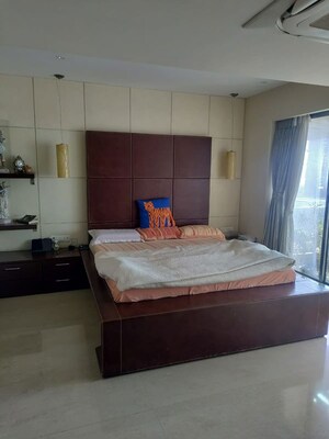 Bedroom in 4 BHK Apartment at Siddhivinayak Horizon, Prabhadevi – for Rent