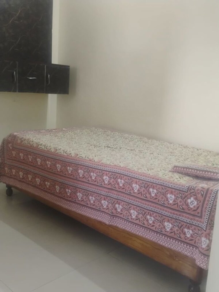Bedroom, gtb enclave 1 Bedroom 500 Sq.Ft. Apartment In Gtb Enclave Delhi 10658419