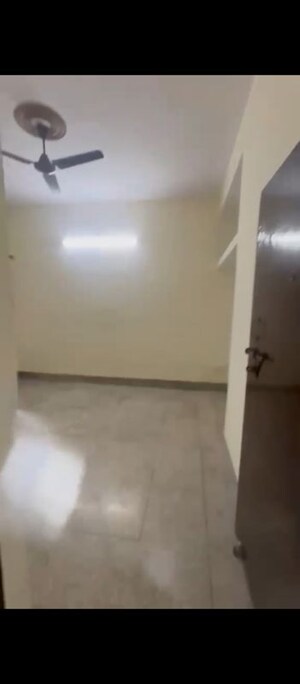 Furnished Amenities in 2 BHK Villa at Aliganj Plaza, Aliganj – for Rent
