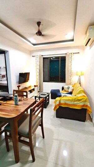 Room in 1 BHK Apartment at Lalani Grandeur, Goregaon East – for Sale