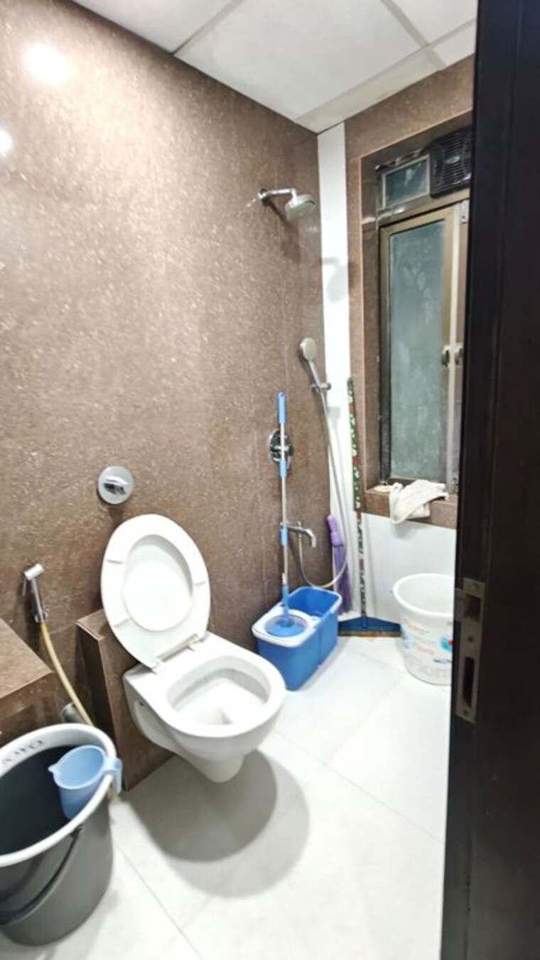 Bathroom, lalani-grandeur 1 Bedroom 406 Sq.Ft. Apartment In Goregaon East Mumbai 10658430