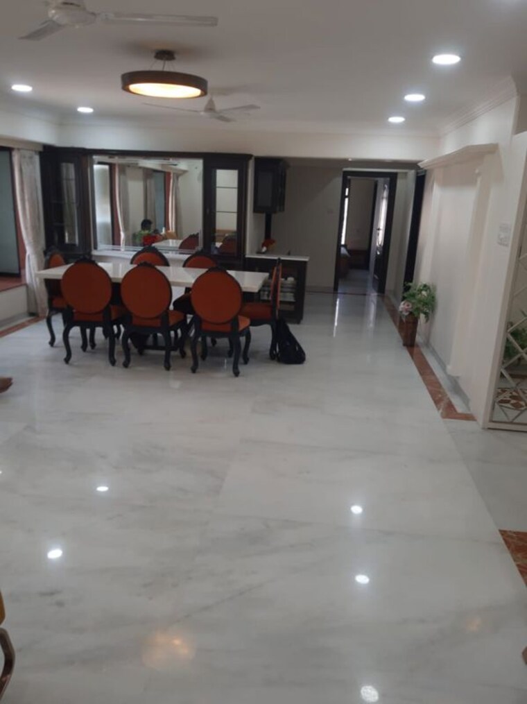  Parking, kuber-tower 4 Bedroom 1900 Sq.Ft. Apartment In Prabhadevi Mumbai 10658431