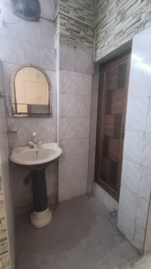 Bathroom in 3.5 BHK Villa at Sector 55 – for Rent