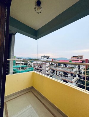 Swimming Pool in  Showroom at Gs Road – for Rent