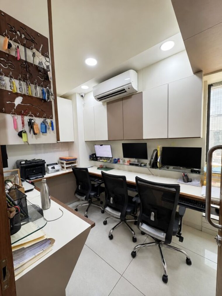 Team Area, signature-1 Commercial Office Space 1583 Sq.Ft. In Makarba Ahmedabad 10658467