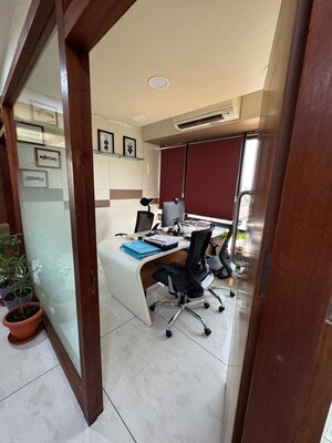  Office Space For Rent in Signature 1, Makarba