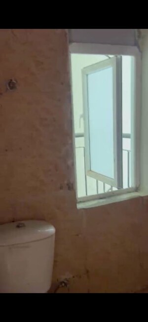Room in 2 BHK Apartment at Amrapali O2 Valley, Tech Zone 4 Greater Noida – for Rent