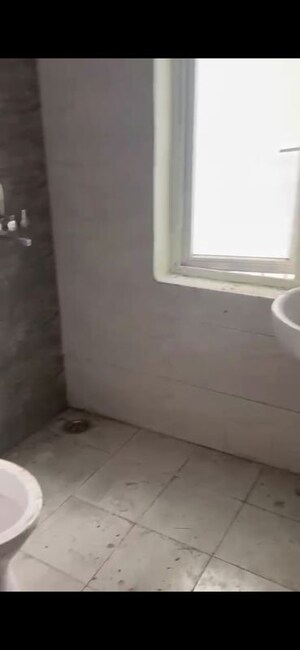 Room in 2 BHK Apartment at Amrapali O2 Valley, Tech Zone 4 Greater Noida – for Rent