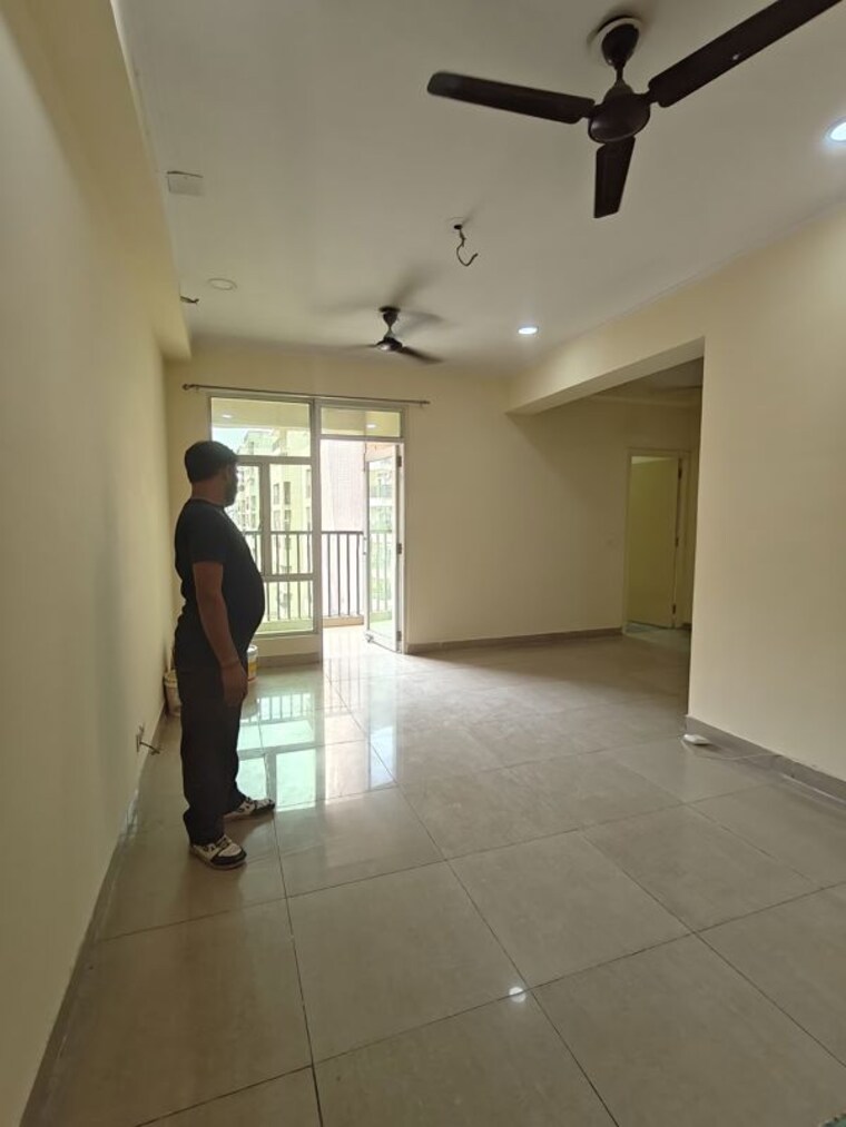 Room, gaur-city-2-11th-avenue 2.5 Bedroom 1205 Sq.Ft. Apartment In Sector 16c Greater Noida Greater Noida 10658550