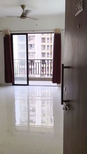1 BHK Apartment For Rent in Runwal Gardens, Dombivli East