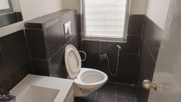 Bathroom, orchid-island 4 Bedroom 1788 Sq.Ft. Apartment In Sector 51 Gurgaon 10658414
