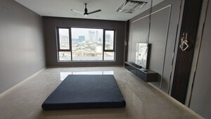 Room in 4 BHK Apartment at Sri Fortune Sonthalia Sky Villas, Kokapet – for Rent