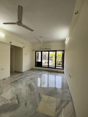 Room in 2 BHK Apartment at Atlanta Manor, Malad East – for Rent