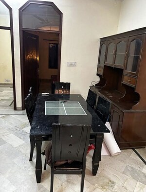Team Area in 3 BHK Builder Floor at Ramesh Nagar – for Rent