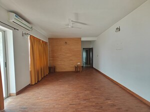 Room in 4 BHK Apartment at Marvel Zephyr, Kharadi – for Rent