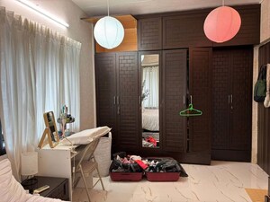 Bedroom in 2 BHK Apartment at Mukta Apartment 10th Main, Khar West – for Rent