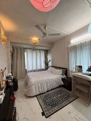 Bedroom in 2 BHK Apartment at Mukta Apartment 10th Main, Khar West – for Rent