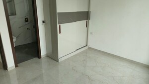 Room in 3 BHK Apartment at Smart World Orchard, Sector 61 – for Rent