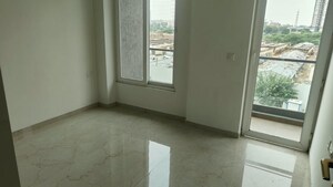 Room in 3 BHK Apartment at Smart World Orchard, Sector 61 – for Rent