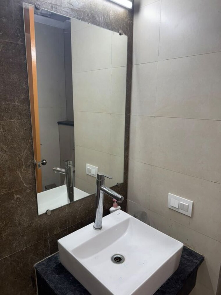 Bathroom, gaur-city-center Studio 600 Sq.Ft. Apartment In Sector 4 Greater Noida Greater Noida 10658670