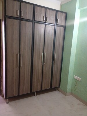 Room in 3 BHK Apartment at Aerocity – for Rent