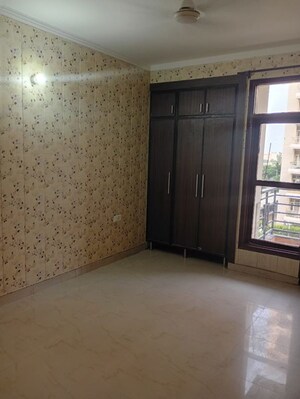 Room in 3 BHK Apartment at Aerocity – for Rent