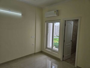 Room in 3 BHK Apartment at Shree Vardhman Victoria, Sector 70 – for Rent