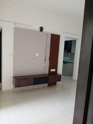Room in 2.5 BHK Apartment at Provident Capella, Whitefield – for Rent