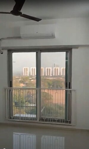 2 BHK Apartment For Rent in Mayfair The View, Vikhroli West