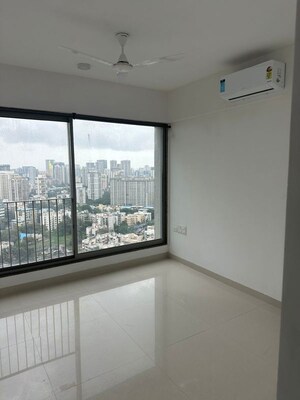 Room in 4 BHK Apartment at Oberoi Sky City, Borivali East – for Rent