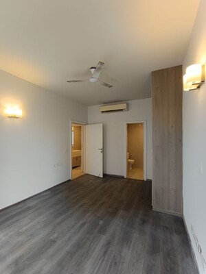 Room in 3 BHK Apartment at Ireo The Corridors, Sector 67a – for Rent
