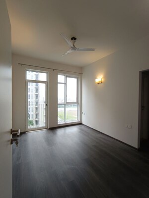 Room in 3 BHK Apartment at Ireo The Corridors, Sector 67a – for Rent