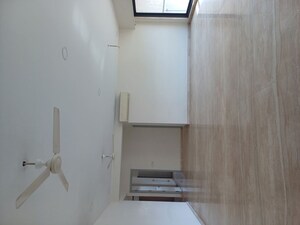 Bathroom in 5 BHK Apartment at DLH Sorrento, Veera Desai Road – for Sale
