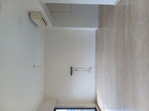Bathroom in 5 BHK Apartment at DLH Sorrento, Veera Desai Road – for Sale